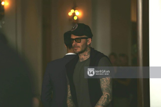 David Beckham khoe ngay clip thả tim và ảnh selfie dạo phố Sài Gòn lên Instagram sau chuỗi sự kiện tại Việt Nam - Ảnh 4.