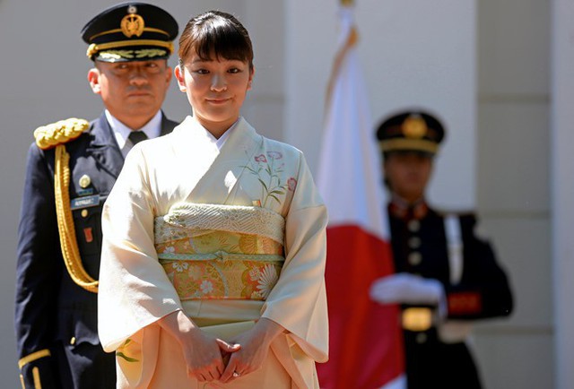 Mako nàng công chúa Nhật Bản: Rời hoàng tộc vì tình yêu, chấp nhận chờ hoàng tử trả nợ xong mới cưới - Ảnh 2.