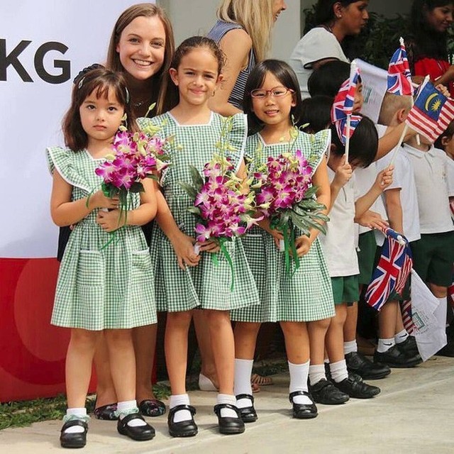 Hé lộ chân dung tiểu công chúa Malaysia đang làm mưa làm gió trên mạng xã hội, không thua kém Charlotte của Hoàng gia Anh - Ảnh 3.