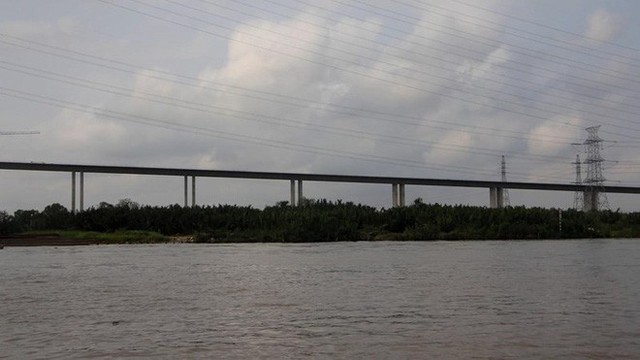  Ảnh: Cầu dây văng tĩnh không cao nhất Việt Nam trên cao tốc Bến Lức - Long Thành - Ảnh 6.