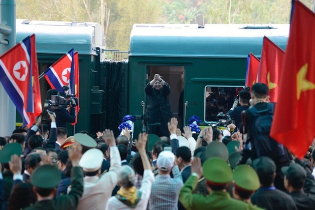 Toàn cảnh chuyến thăm chính thức Việt Nam của Chủ tịch Kim Jong Un qua ảnh - Ảnh 15.