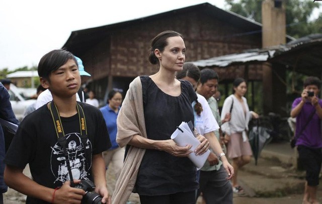 Thanks to this special action, Pax Thien is Angelina Jolie's most loved child - Photo 6.