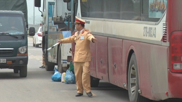 Vụ tai nạn 7 người chết: Cố gắng báo hiệu nhưng tài xế vẫn lao tới - Ảnh 9.