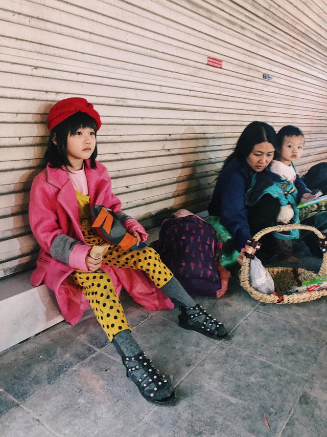 Gặp bé gái 6 tuổi phối quần áo cũ cực chất ở Hà Nội: Nhút nhát, đáng yêu và ước mơ làm người mẫu - Ảnh 1.