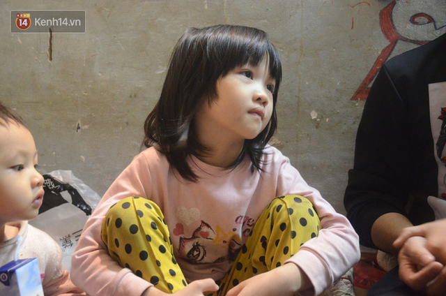 Gặp bé gái 6 tuổi phối quần áo cũ cực chất ở Hà Nội: Nhút nhát, đáng yêu và ước mơ làm người mẫu - Ảnh 3.