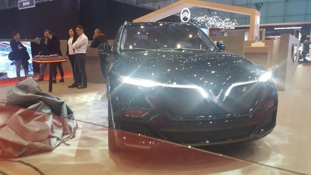 Lộ ảnh SUV VinFast tại Geneva Motor Show 2019 với tên V8 và thiết kế mới - Ảnh 2.