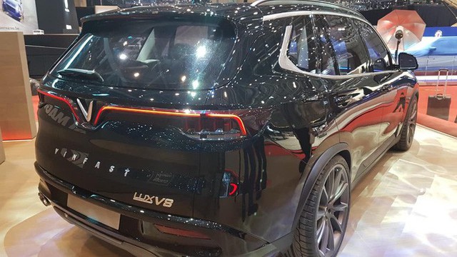 Lộ ảnh SUV VinFast tại Geneva Motor Show 2019 với tên V8 và thiết kế mới - Ảnh 3.