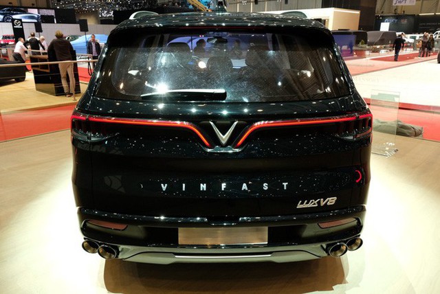 Bóc tách trang bị hàng hiệu trên VinFast Lux V8 vừa ra mắt - Ảnh 9.
