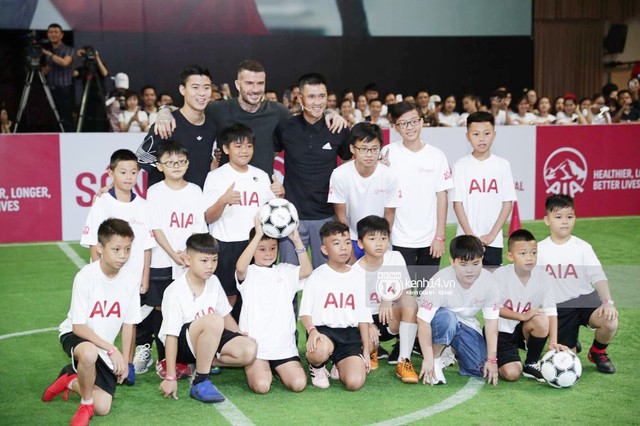 Khoảnh khắc hiếm có: Lần đầu tiên David Beckham, Công Vinh, Duy Mạnh hội ngộ trong một khung hình - Ảnh 1.