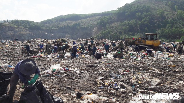 Lo Đà Nẵng trở thành ‘thành phố chết’ vì rác, chủ tịch Huỳnh Đức Thơ chỉ đạo khẩn - Ảnh 1.