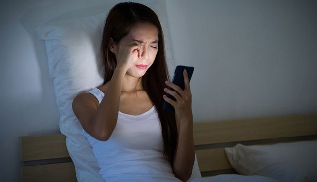 Nhiều người đang lạm dụng điện thoại di động và nhận 5 tác động nguy hiểm với sức khoẻ này - Ảnh 4.