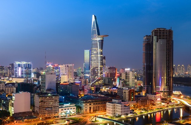 Áp đảo Lotte và AEON, Vingroup sở hữu 1,5 triệu mét vuông bất động sản, chiếm 2/3 thị phần trung tâm thương mại ở Hà Nội và Thành phố Hồ Chí Minh - Ảnh 1.