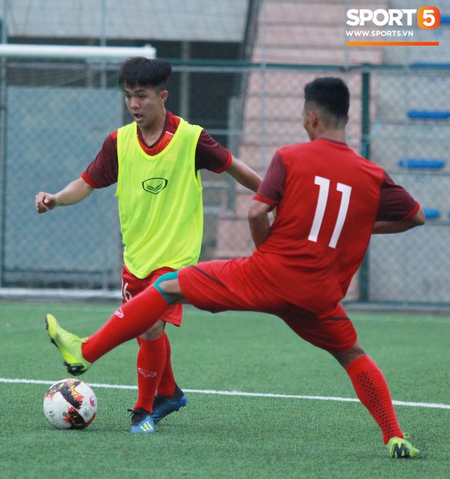 U18 Việt Nam tập luyện máu lửa, chờ ngày ra mắt tại giải tứ hùng ở Trung Quốc - Ảnh 8.