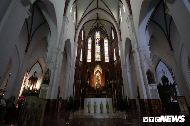 Cận cảnh nhà thờ tại Hà Nội có kiến trúc phỏng theo Nhà thờ Đức Bà Paris - Ảnh 11.