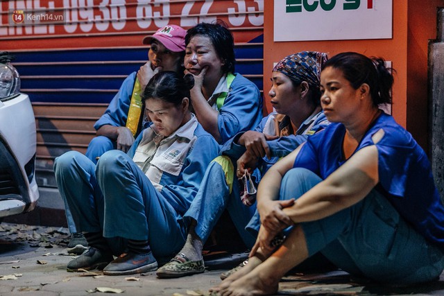 Sự ra đi của nữ công nhân môi trường và nỗi ám ảnh người ở lại: Những phận đời phu rác bám đường phố Hà Nội mưu sinh - Ảnh 12.