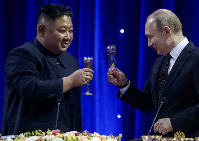 Những hình ảnh ấn tượng nhất tại Hội nghị thượng đỉnh Kim-Putin lần đầu tiên - Ảnh 12.