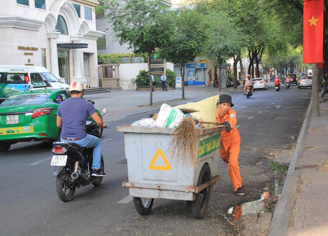 Khung cảnh yên ả ở Sài Gòn ngày đầu kỳ nghỉ lễ 30/4 và 1/5 - Ảnh 7.