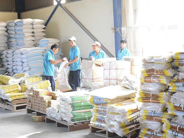Nghịch lý: Thái Lan đòi mua gạo, doanh nghiệp Việt khó bán! - Ảnh 1.