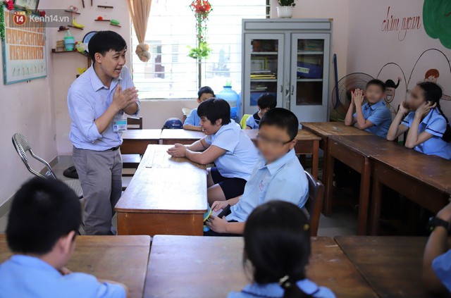 Người thầy 11 năm gieo chữ, mang lại nụ cười cho trẻ khiếm khuyết và tự kỷ ở Đà Nẵng - Ảnh 1.