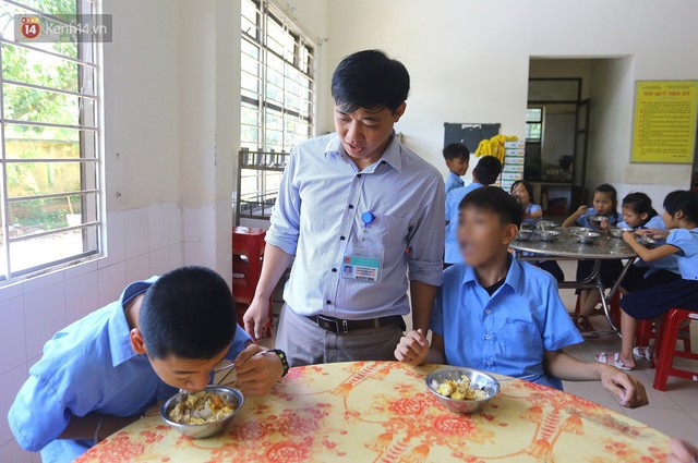 Người thầy 11 năm gieo chữ, mang lại nụ cười cho trẻ khiếm khuyết và tự kỷ ở Đà Nẵng - Ảnh 4.