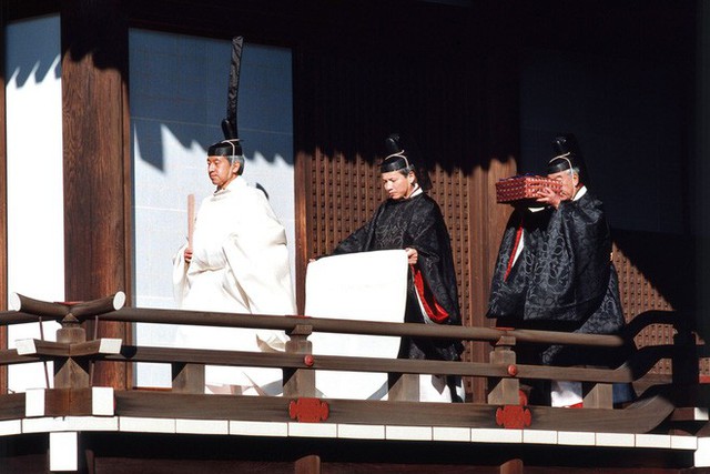 Hoàng hậu phải đi sau 2 bước, nói ít hơn phu quân nửa lời và những quy tắc nghiêm ngặt trong hoàng gia Nhật - Ảnh 2.
