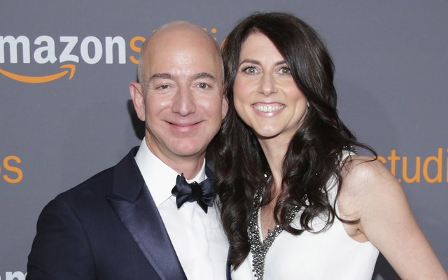 Ai cũng chú ý khối tài sản khổng lồ của Jeff Bezos hậu ly hôn nhưng đây mới là điều đáng để học hỏi nhất: Nếu đã hết duyên, hãy làm điều tử tế này vì nhau! - Ảnh 1.