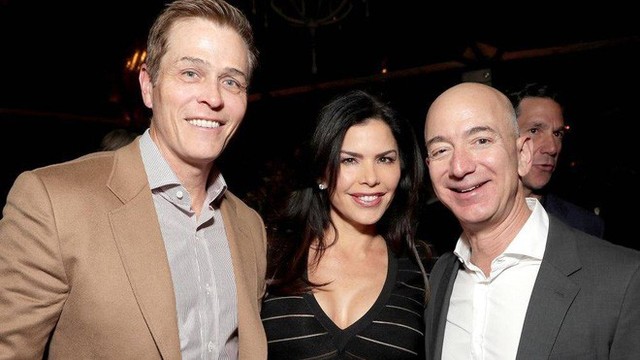 Bạn gái tin đồn của tỷ phú Jeff Bezos nộp đơn ly hôn - Ảnh 1.