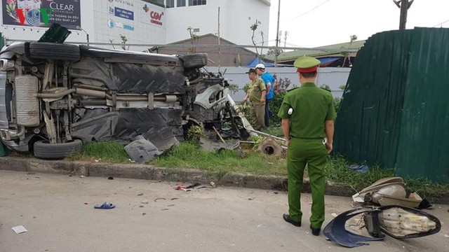 Hiện trường vụ nữ tài xế Mercedes tông liên hoàn, 3 người nhập viện - Ảnh 10.