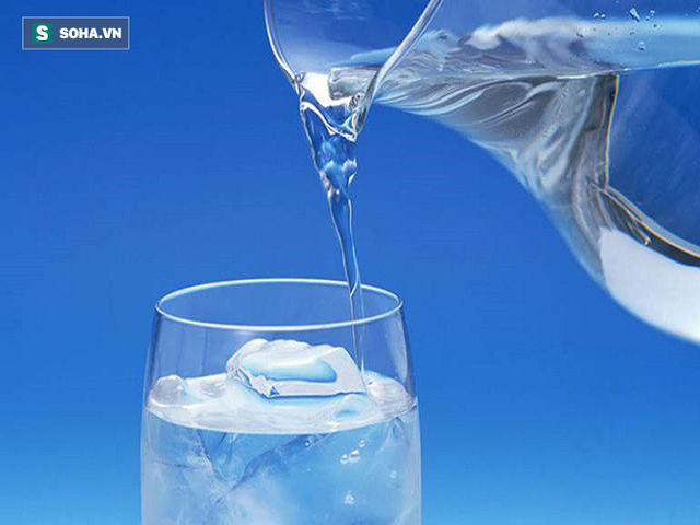  Uống nước lạnh có hại không: Câu trả lời sẽ làm nhiều người ngạc nhiên - Ảnh 1.