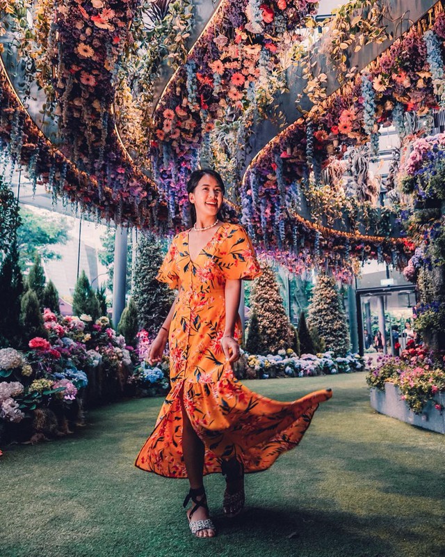Sau Jewel Changi, Singapore lại có thêm “kỳ quan” vườn hoa treo khổng lồ khiến dân tình phải ngước lên “mỏi cả cổ” để ngắm nhìn - Ảnh 10.