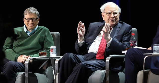 Độc chiêu của tỷ phú huyền thoại Warren Buffett: Dùng một dòng tiêu đề trên báo để đưa ra quyết định đầu tư quan trọng! - Ảnh 1.