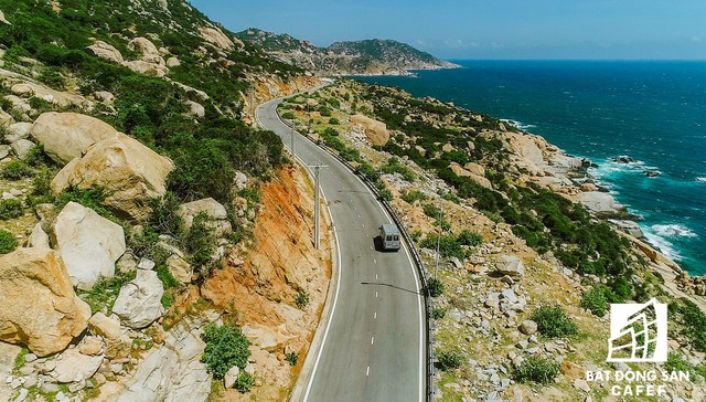 Xây dựng 100km đường ven biển, địa phương này đang thu hút hàng loạt ông lớn địa ốc - Ảnh 2.