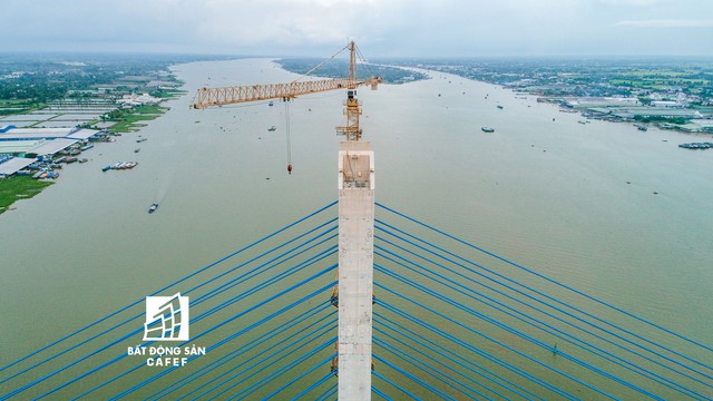 Toàn cảnh cây cầu dây văng dài nhất Vùng Đồng bằng Sông Cửu Long 5.700 tỷ đồng sẽ được thông xe ngày 19/5 - Ảnh 4.