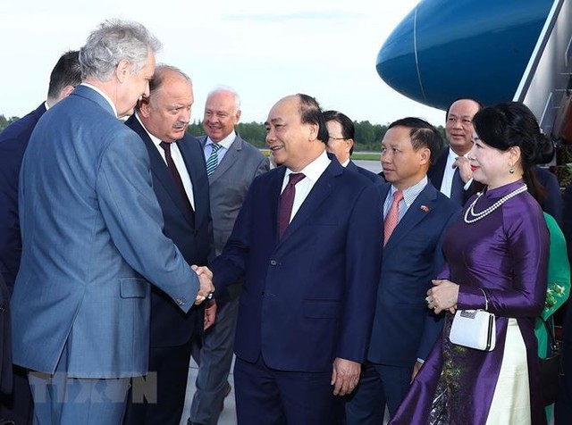 Thủ tướng Nguyễn Xuân Phúc và Phu nhân đến Saint Petersburg - Ảnh 4.