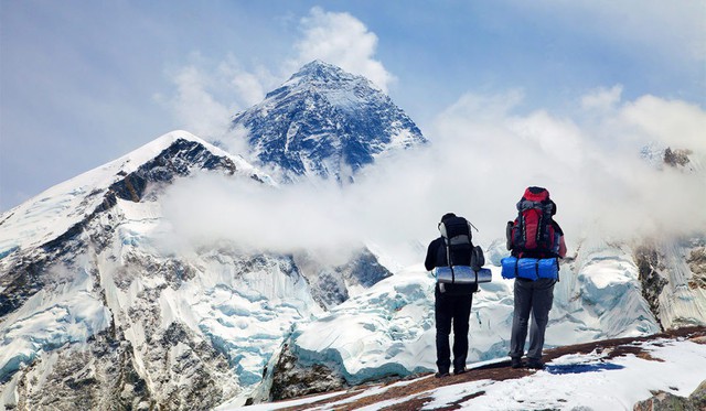 Tắc đường đến chết ở Everest: Thỏa mãn niềm đam mê hay chỉ là check-in cho bằng thiên hạ cùng góc khuất đáng sợ mạnh ai nấy sống - Ảnh 3.