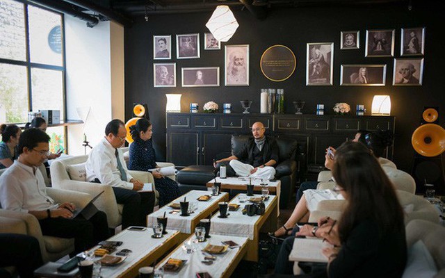 Khi được đề nghị thực chứng năng lực siêu nhiên sau tuyên bố 'Qua có thể gọi mưa, gọi gió, gọi sét đủ hết', đây là phản ứng của ông Đặng Lê Nguyên Vũ Khi được đề nghị thực chứng năng lực siêu nhiên sau tuyên bố 'Qua có thể gọi mưa, gọi gió, gọi sét đủ hết', đây là phản ứng của ông Đặng Lê Nguyên Vũ