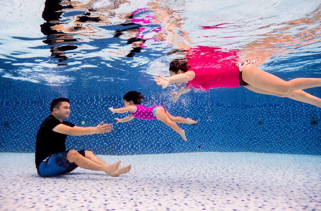 Cho trẻ học bơi từ sớm: không chỉ giúp thân thể khoẻ mạnh mà còn là kỹ năng sống còn quan trọng - Ảnh 5.