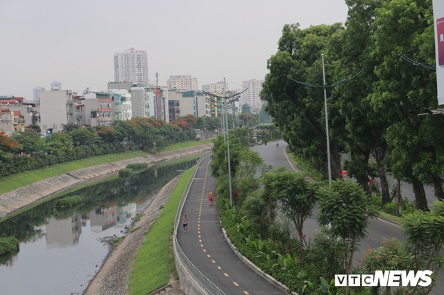 Ảnh: Đường Láng thay đổi bất ngờ, dân Thủ đô cứ ngỡ đang lạc vào đường phố Singapore - Ảnh 7.