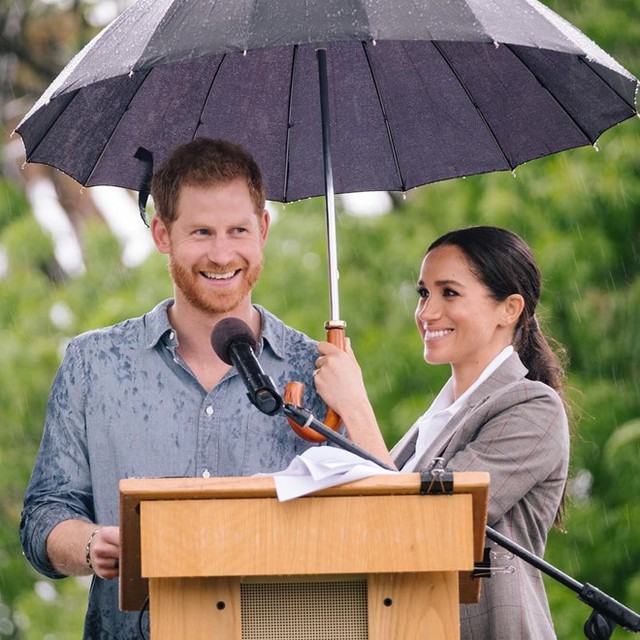 Sau vụ lùm xùm ngoại tình, Hoàng tử William hành động lãng mạn với Công nương Kate, so với nhà Meghan Markle vẫn khác nhau một trời một vực - Ảnh 3.