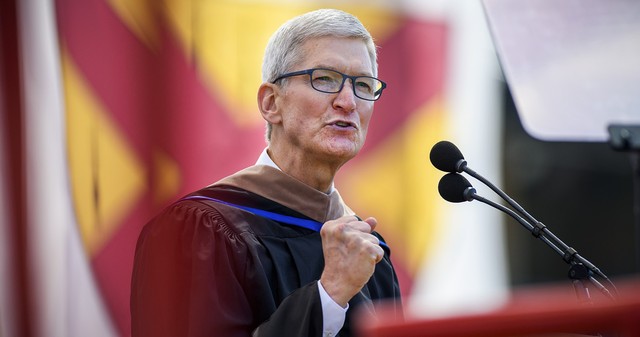 Trước khi cánh cửa đại học khép lại, cánh cửa trường đời mở ra, CEO Apple Tim Cook gửi gắm sinh viên 8 lời khuyên đắt giá nhất - Ảnh 2.