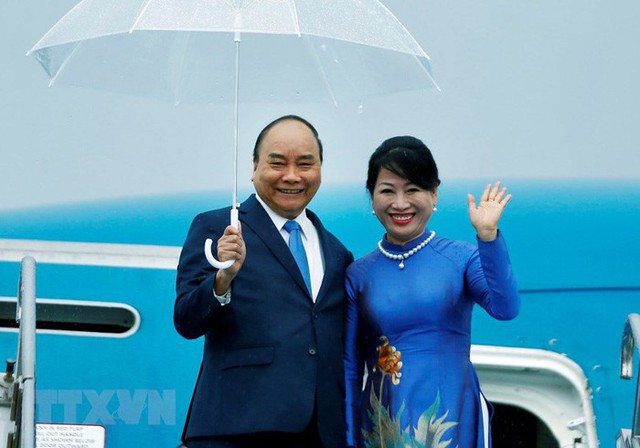 Hình ảnh đón Thủ tướng và Phu nhân tại sân bay Kansai, Nhật Bản - Ảnh 1.