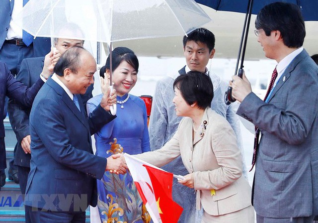 Hình ảnh đón Thủ tướng và Phu nhân tại sân bay Kansai, Nhật Bản - Ảnh 4.