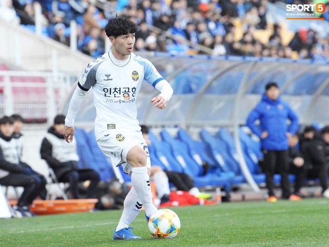 Công Phượng muốn trở về Việt Nam cách đây 2 tuần, HLV Incheon United nói điều bất ngờ về học trò - Ảnh 1.