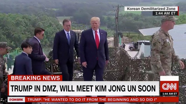 NÓNG: Ông Trump đi 20 bước lên lãnh thổ Triều Tiên, tạo nên LỊCH SỬ mới cho quan hệ Mỹ - Triều - Ảnh 12.