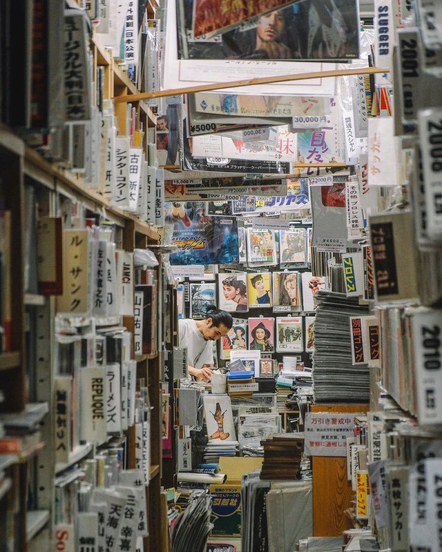 Ít ai biết giữa lòng Tokyo hoa lệ vẫn có một thư viện kiểu một nghìn chín trăm hồi đó đẹp như phim điện ảnh - Ảnh 2.