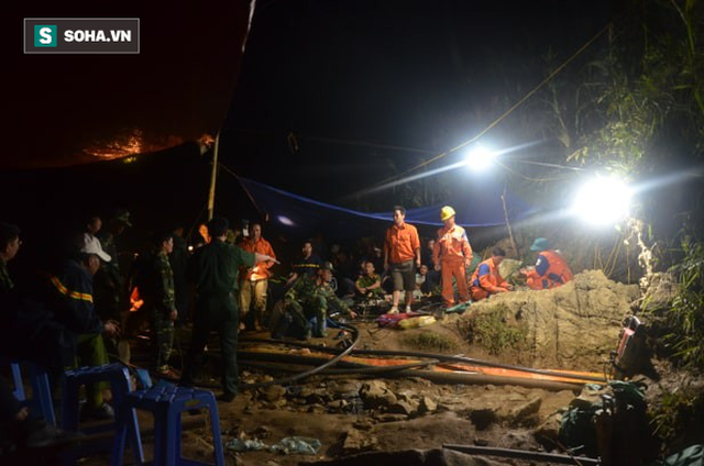  Từ hiện trường cứu hộ người đàn ông mắc kẹt dưới hang ở Lào Cai: Có mùi tử khí phát ra - Ảnh 3.