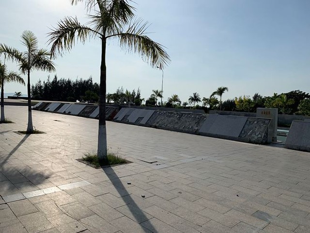 Công viên biển tiền tỉ ở Ninh Thuận hư hỏng ra sao? - Ảnh 1.