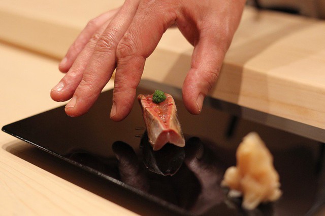 Ăn sushi kiểu omakase tại nhà hàng 3 sao Michelin mà quên những nguyên tắc này, coi như ném 450 USD đi: Đã đến, xin hãy đặt trọn niềm tin nơi đầu bếp! - Ảnh 4.