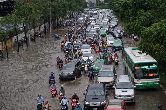 Trước đề xuất dùng lu chống ngập, đã có 104 hồ điều tiết nằm... trên giấy - Ảnh 1.