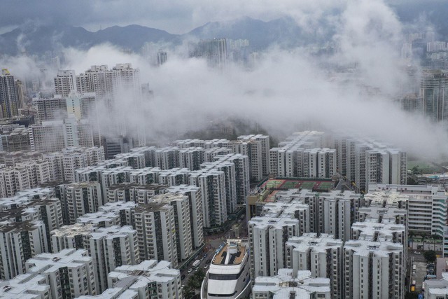 Người Hong Kong chấp nhận ở nhà ma do giá bất động sản quá cao - Ảnh 1.